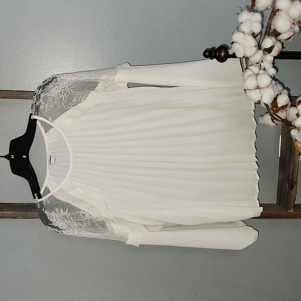 Express Women's Pleated With Lace Cold Sholulder Sz S